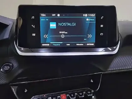 Photo 18 Peugeot 2008  PureTech 130 S&S EAT8