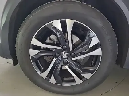 Photo 12 Peugeot 2008  PureTech 130 S&S EAT8