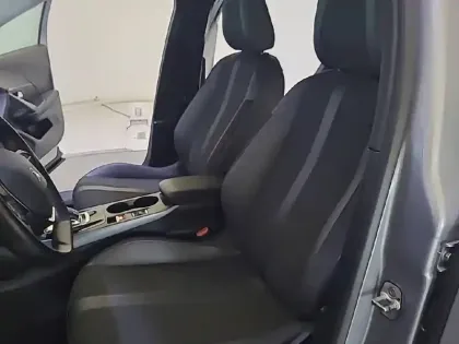 Photo 10 Peugeot 2008  PureTech 130 S&S EAT8