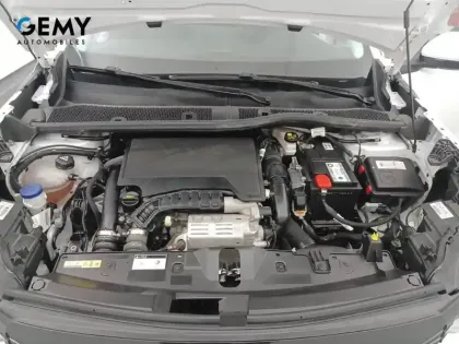 Photo 12 Peugeot 2008  PureTech 130 S&S BVM6