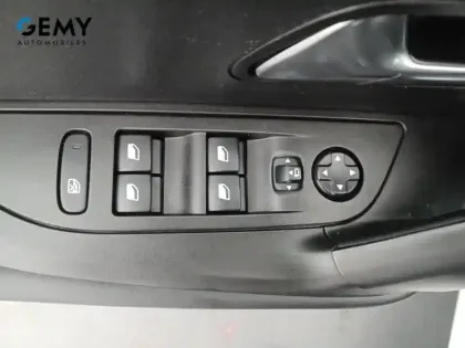 Photo 11 Peugeot 2008  PureTech 130 S&S BVM6