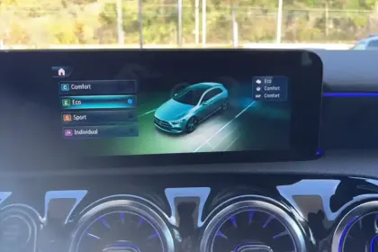 Photo 111 Mercedes Classe A  180 d 8G-DCT