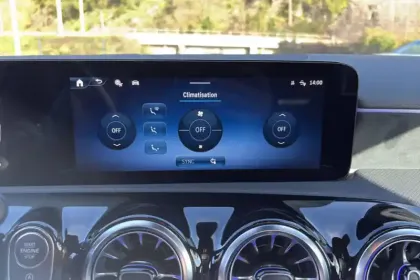 Photo 31 Mercedes Classe A  180 d 8G-DCT