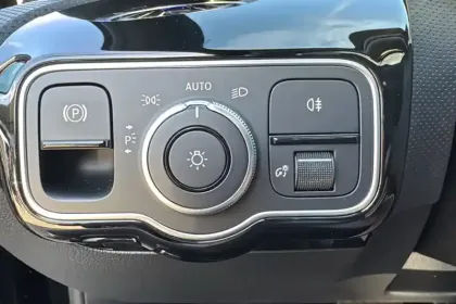 Photo 99 Mercedes Classe A  180 d 8G-DCT