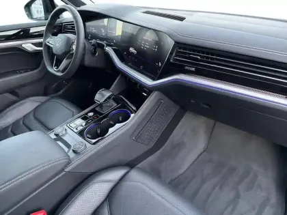 Photo 29 Volkswagen Touareg  3.0 V6 eHybrid 381ch Tiptronic 8 4Motion