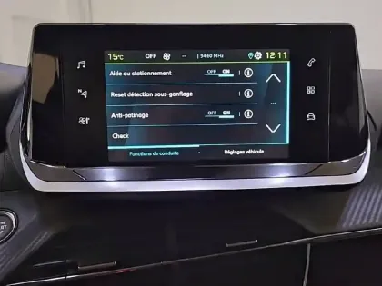 Photo 21 Peugeot 208  Electrique 50 kWh 136ch