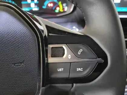 Photo 29 Peugeot 208  Electrique 50 kWh 136ch