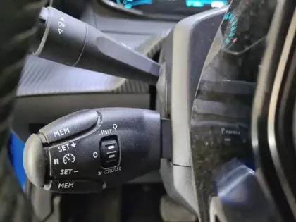 Photo 27 Peugeot 208  Electrique 50 kWh 136ch