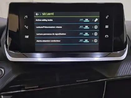 Photo 22 Peugeot 208  Electrique 50 kWh 136ch