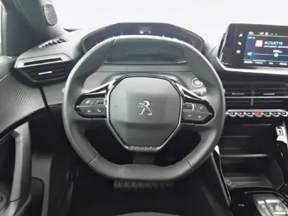Photo 33 Peugeot 2008  Electrique 136 ch