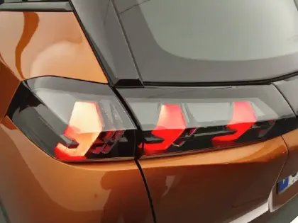 Photo 36 Peugeot 2008  Electrique 136 ch