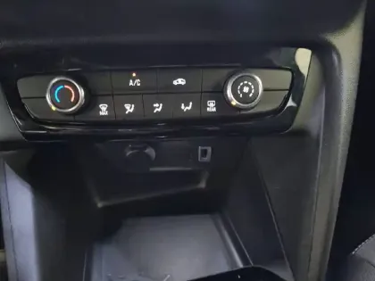 Photo 24 Opel Corsa  1.5 Diesel 100 ch BVM6