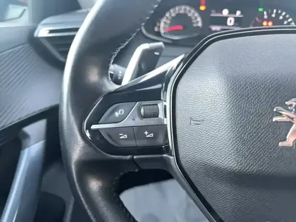 Photo 17 Peugeot 2008  PureTech 130 S&S EAT8