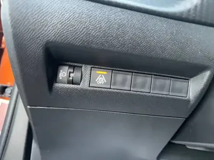 Photo 20 Peugeot 2008  PureTech 130 S&S EAT8