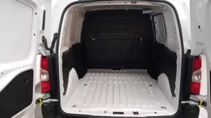 Photo 19 Peugeot Partner  FOURGON M 650 KG BLUEHDI 130 S&S EAT8