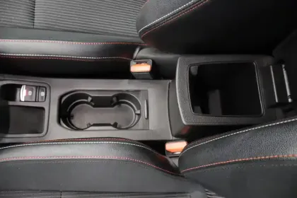 Photo 36 Renault Clio  TCe 140 - 21