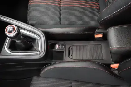 Photo 33 Renault Clio  TCe 140 - 21