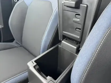 Photo 83 Dacia Duster  Hybrid 140