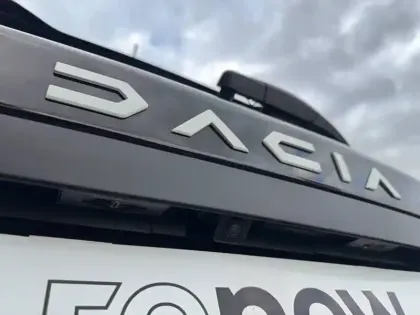 Photo 16 Dacia Duster  Hybrid 140