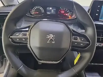 Photo 8 Peugeot 208  PureTech 75 S&S BVM5