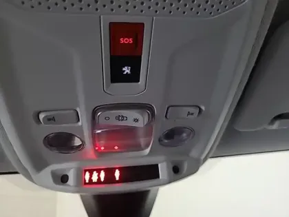 Photo 24 Peugeot 208  PureTech 75 S&S BVM5