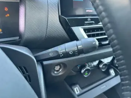 Photo 17 Citroën C4  PureTech 130 S&S BVM6 Feel Pack