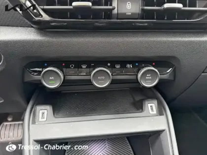 Photo 12 Citroën C4  PureTech 130 S&S EAT8 Shine