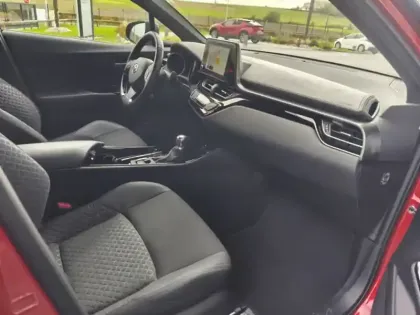 Photo 11 Toyota C-HR 1.8 Hybride 122 Design Ultimate