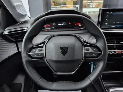 Photo 17 Peugeot 208 II PureTech 75 S&S Active 5 portes (sept. 2023) (co2 120)