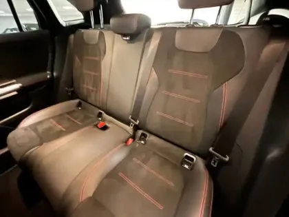 Photo 12 Mercedes GLA 200 d AMG Line