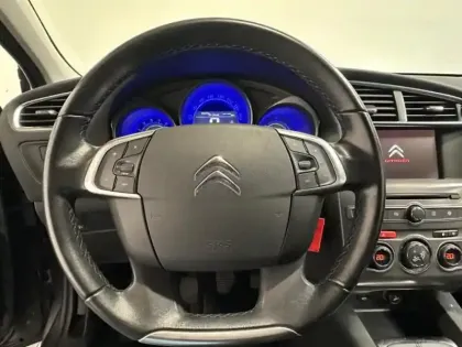 Photo 14 Citroën C4  1.2 110 Millenium GPS Radars Bluetooth