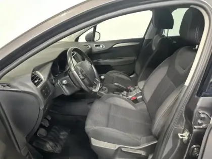 Photo 8 Citroën C4  1.2 110 Millenium GPS Radars Bluetooth