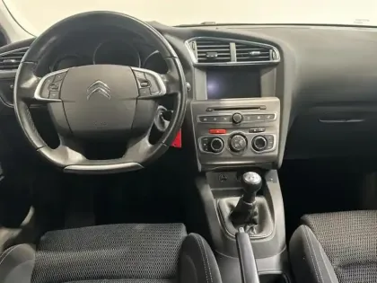 Photo 7 Citroën C4  1.2 110 Millenium GPS Radars Bluetooth