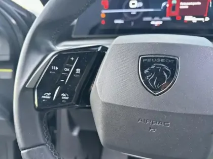 Photo 27 Peugeot 5008  Hybrid 145ch Allure e-DCS6