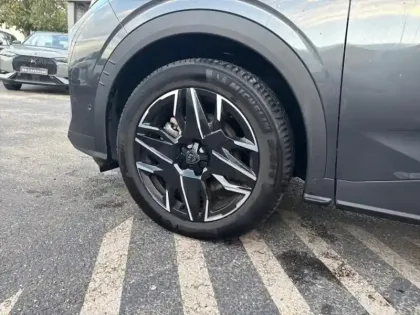 Photo 25 Peugeot 5008  Hybrid 145ch Allure e-DCS6