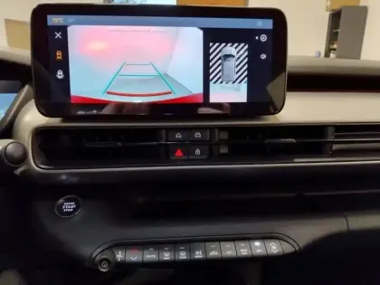 Photo 7 Jeep Avenger  1.2 Turbo T3 110ch MHEV Summit BVR6 eHybrid