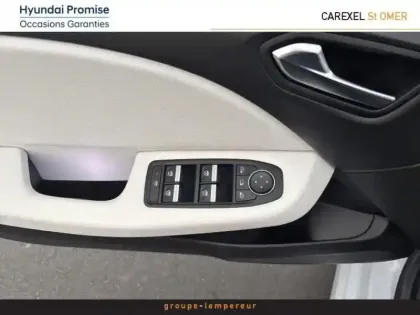 Photo 26 Renault Clio  1.6 E-Tech 140ch Première Edition