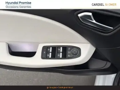 Photo 11 Renault Clio  1.6 E-Tech 140ch Première Edition