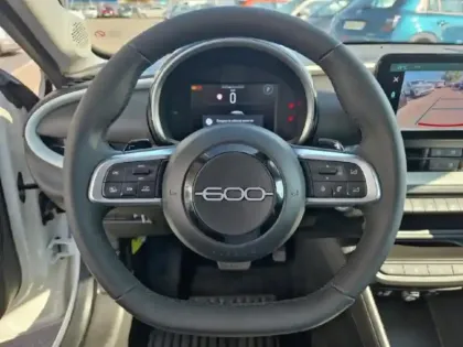 Photo 8 Fiat 600  1.2 Hybrid Turbo 110ch DCT6