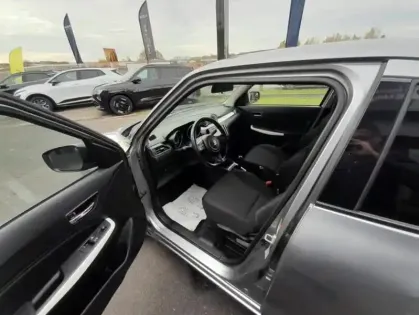 Photo 9 Suzuki Swift  1.2 Dualjet Hybrid 83ch Privilège