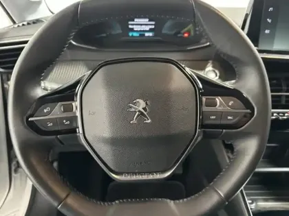 Photo 14 Peugeot 208  e- 136ch Style