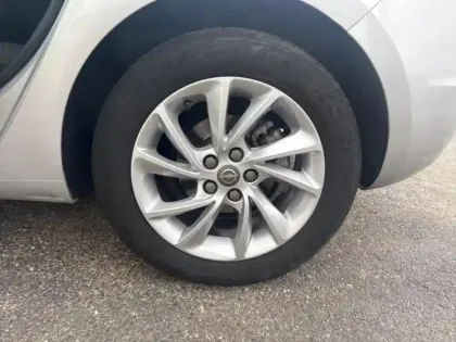 Photo 10 Opel Astra  1.2 Turbo 145ch Ultimate 8cv