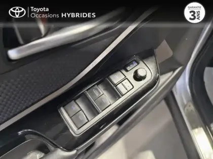 Photo 13 Toyota C-HR  122h Distinctive 2WD E-CVT MY22