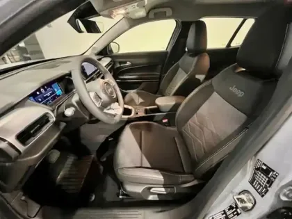 Photo 7 Jeep Avenger  Electrique 156ch 115kW Altitude