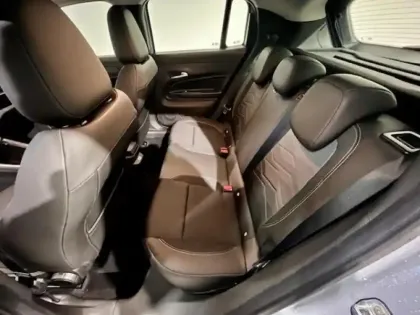 Photo 8 Jeep Avenger  Electrique 156ch 115kW Altitude