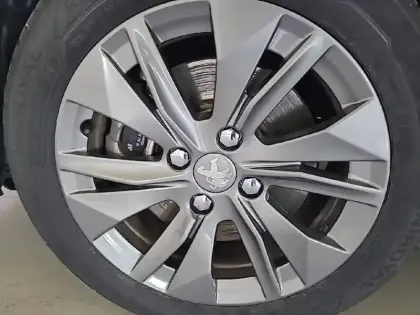 Photo 12 Peugeot 208  Electrique 50 kWh 136ch