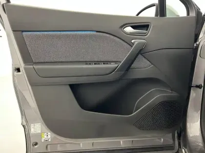 Photo 19 Renault Captur  E-Tech full hybrid 145 ch