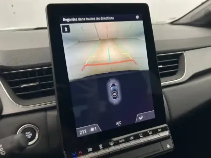 Photo 27 Renault Captur  E-Tech full hybrid 145 ch