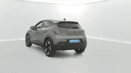 Photo 11 Renault Captur  E-Tech full hybrid 145 ch