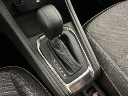 Photo 21 Renault Captur  E-Tech full hybrid 145 ch